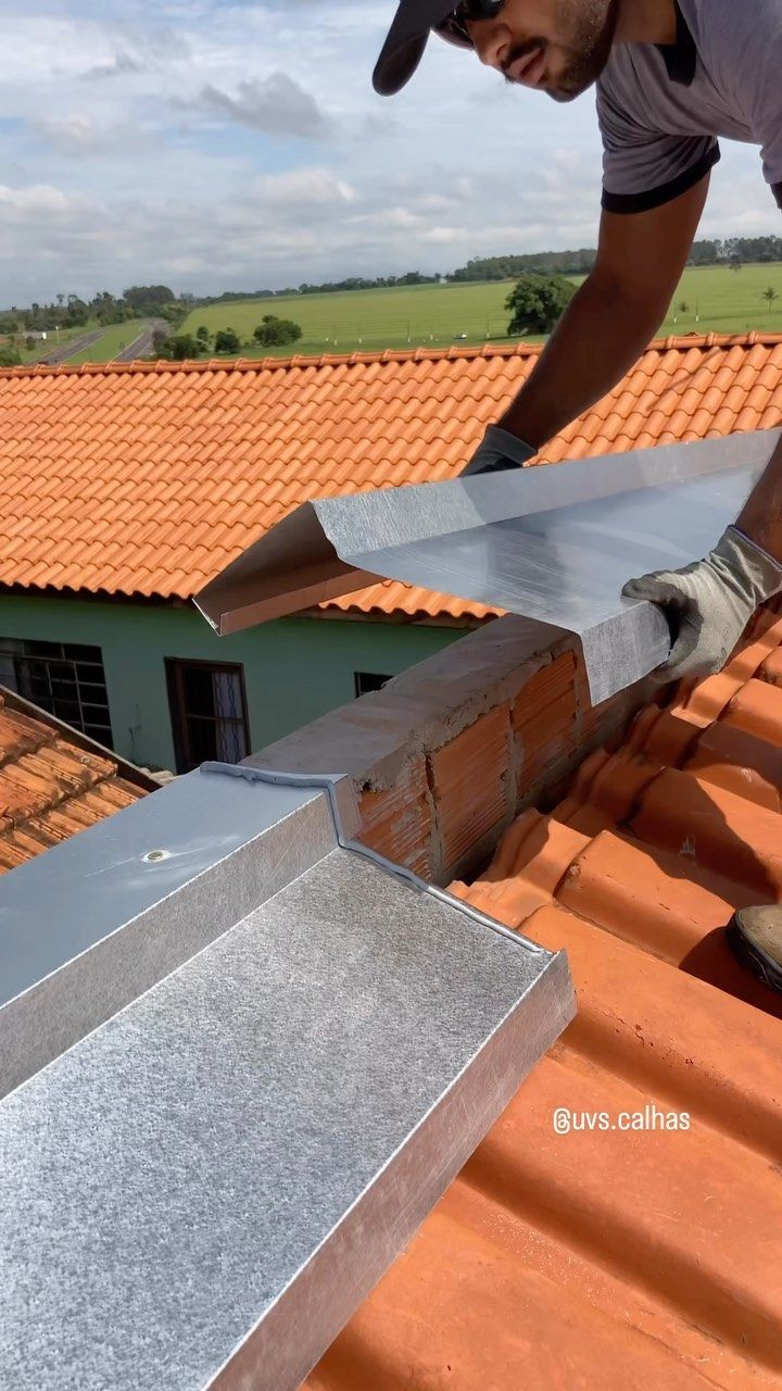 Instalação de calhas e rufos